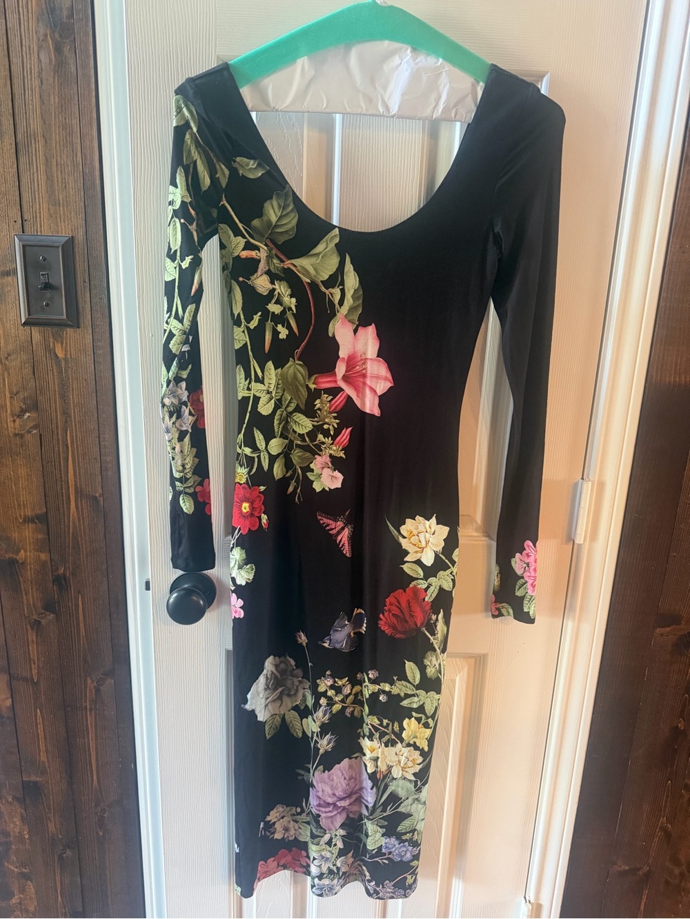Alice + Olivia Black Long Sleeve Floral Scoop Neck Dress